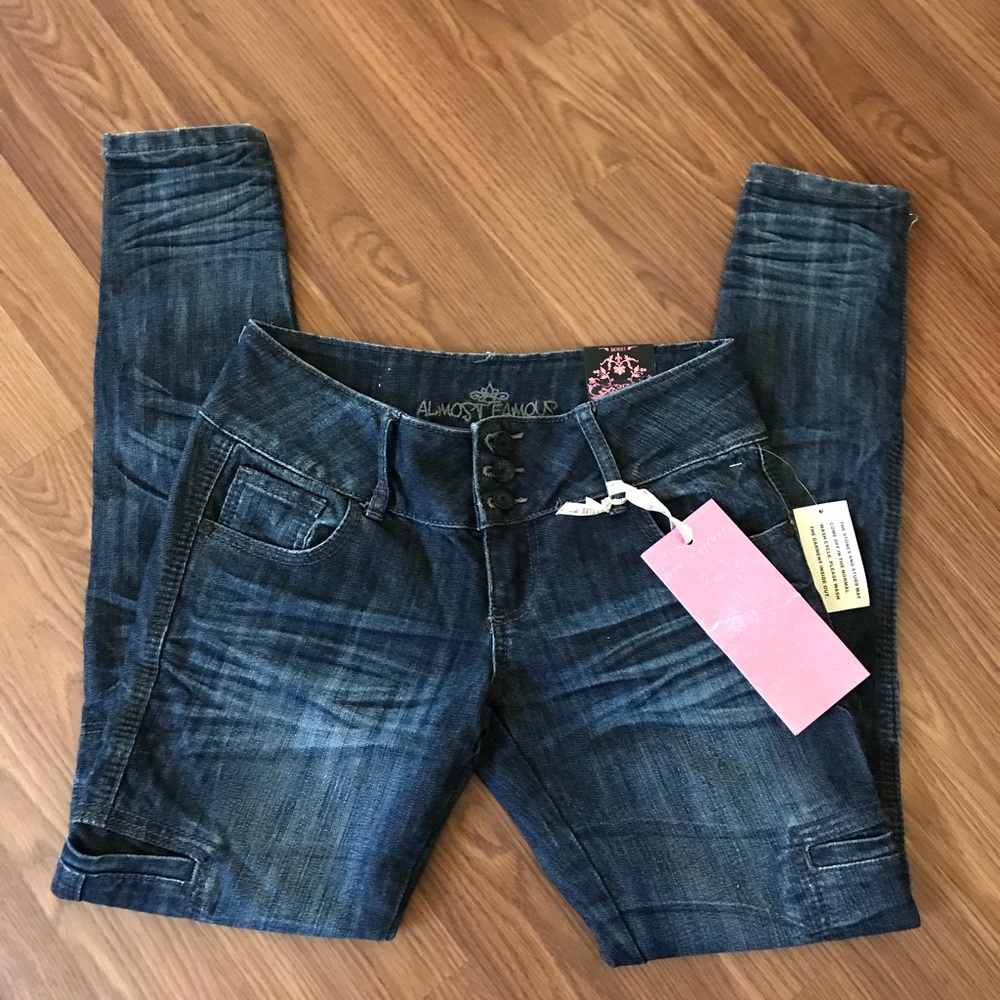 👑 NEW ALMOST FAMOUS DARK ANKLE ZIP JEANS SIZE 7
